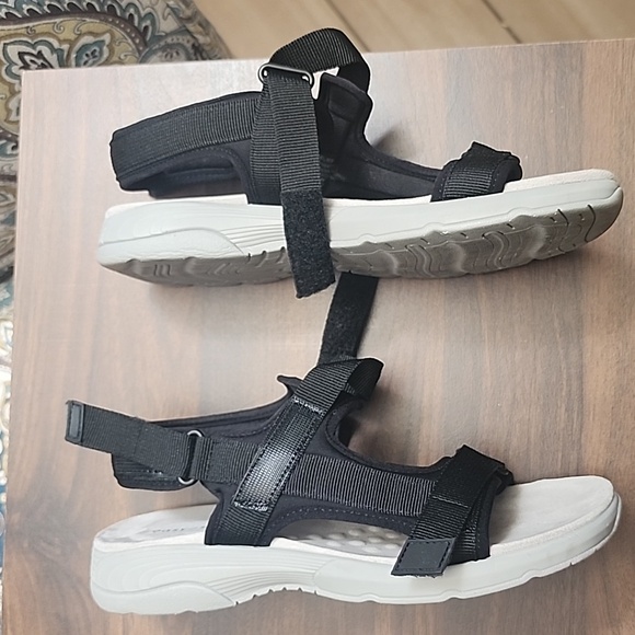 Easy spirit sandals size 8.5 double wide - Picture 4 of 6